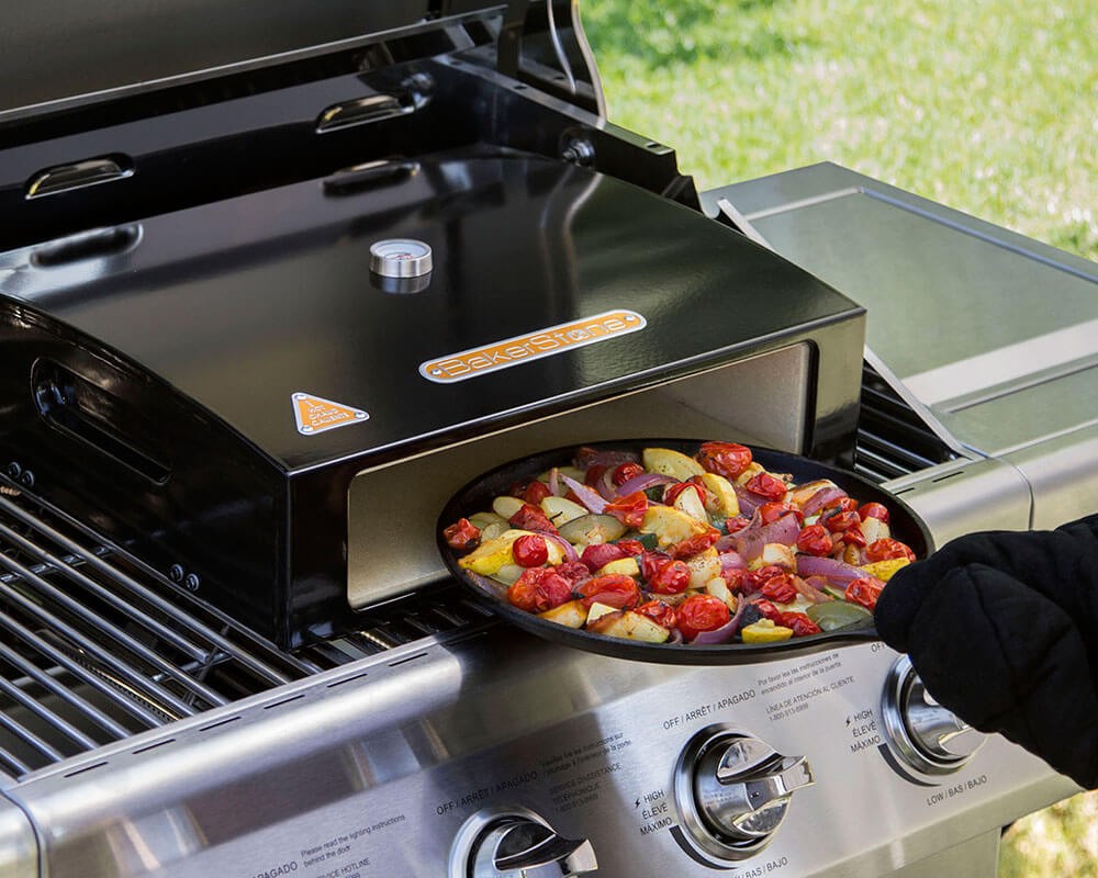 טאבון פיצה לגריל BAKER STONE גודל בינוני מתאים לכל גריל המותגים שלנו